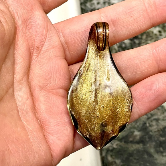 Shimmery gold blown glass necklace pendant - Picture 3 of 3